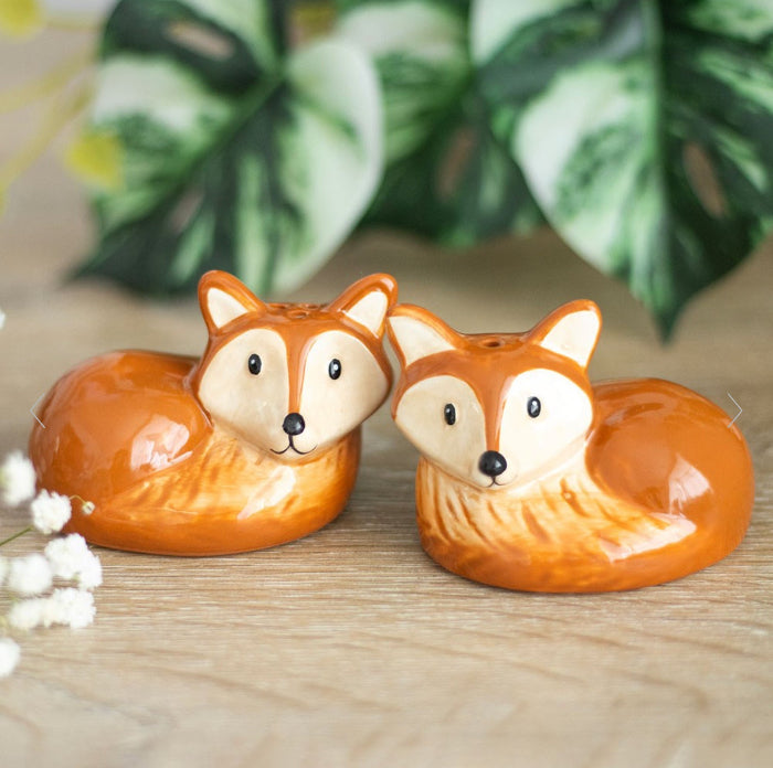 Fox Shaped Salt and Pepper Shaker Set