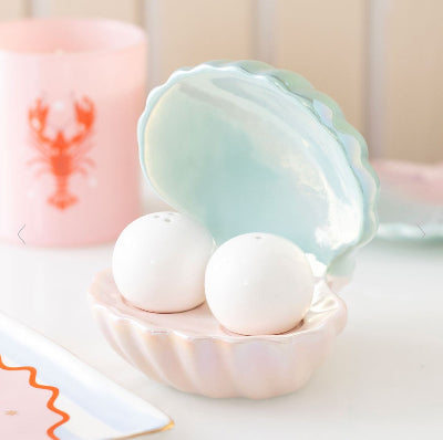 Clam Shell Salt and Pepper Shakers Set