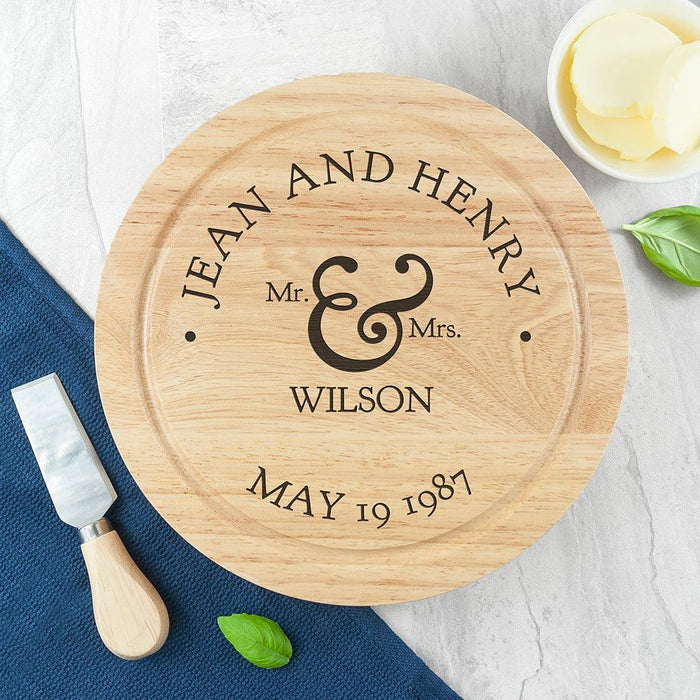 Personalised Couples Round Cheese Board with Knives - Myhappymoments.co.uk